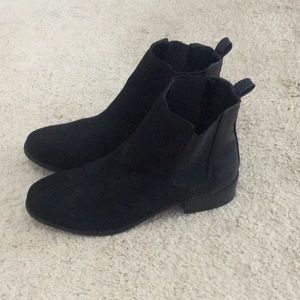 Black Chelsea Boots